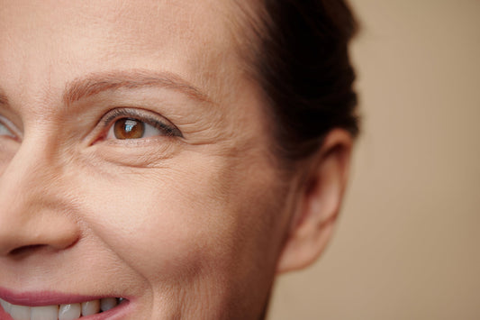 Peau mature : comment lifter le visage naturellement sans chirurgie ni injection ?