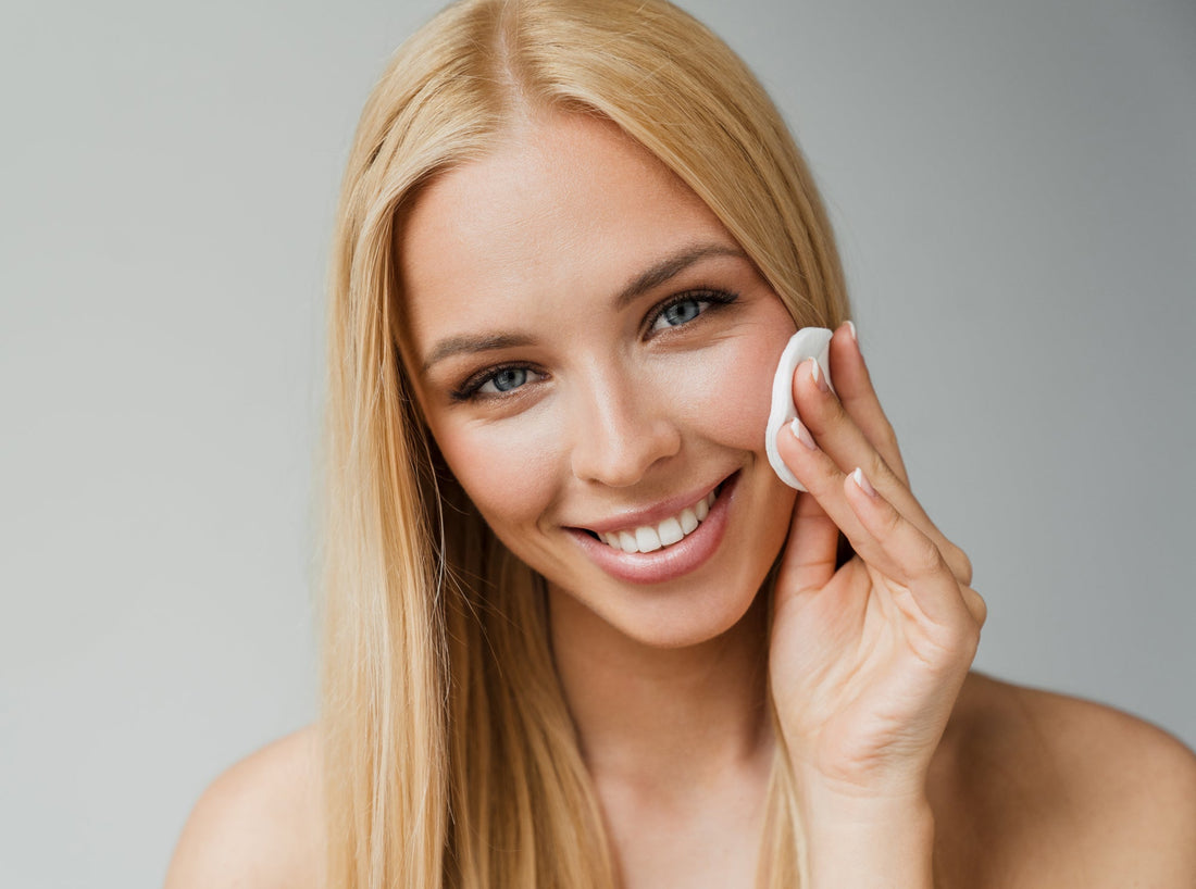 Rituel du soir : pourquoi le démaquillage est votre premier geste anti-âge